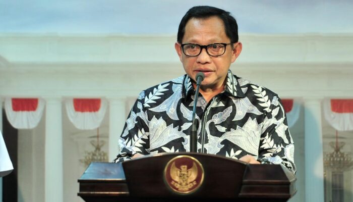 Mendagri Sebut 106 Ribu Pakaian Baru Disalurkan untuk Korban Banjir dan Longsor