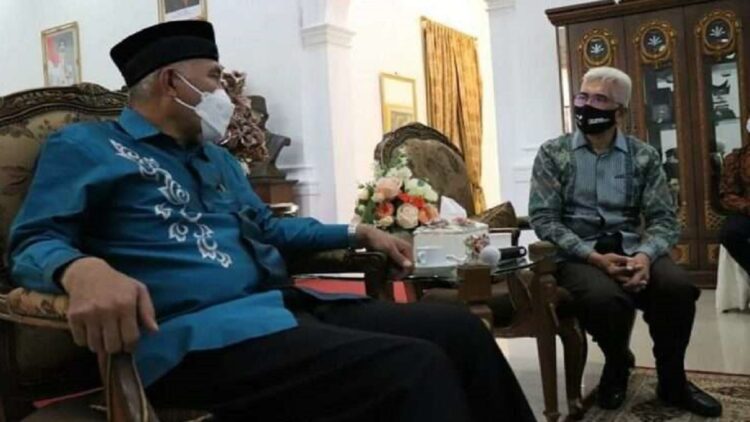 Pertemuan perantau Minang dengan Gubernur Mahyeldi.