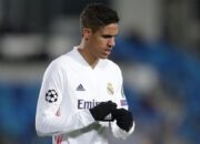 Sah! Raphael Varane Resmi Dibeli MU dengan Harga Rp682 Miliar