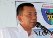 Ratusan Warga Hadang Eksekusi Bupati Pessel