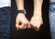 Diduga Lakukan Hubungan Tak Lazim, Pria Beristri dan Pacar Lelakinya Digrebek Warga di Payakumbuh