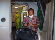 Andre Rosiade Penuhi Janji! Pria yang Tidur di Trotoar Jakarta Akhirnya Sampai di Padang