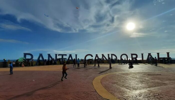 Pemko Pariaman Gratiskan Retribusi ke Objek Wisata Pantai 29–30 November