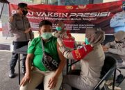 Ratusan Warga Datangi Gerai Vaksin Presisi Polda Sumbar