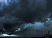 BMKG: Sejumlah Kota Besar Diguyur Hujan Hari Ini, Padang Diprediksi Berawan