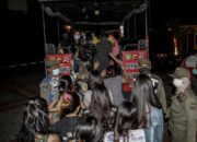 Razia PPKM di Sebuah Hotel, Petugas Amankan 24 Pasangan Mesum