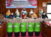 Mantap! Semen Padang Bantu 105 Alat Pengolah Sampah untuk TP-PKK Kota Pariaman