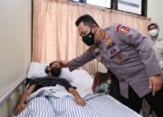 Jenguk Anggota Polri Korban Baku Tembak KKB, Kapolri: Kami Bangga Sama Kalian