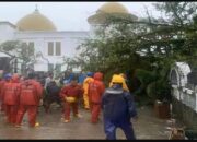 Jamaah yang Meninggal Tertimpa Pohon di Makam Syekh Burhanuddin Ulakan adalah Warga Sungai Geringging