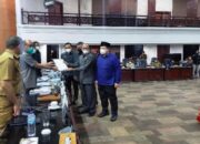 Minta Penjelasan soal “Surat Sumbangan Gubernur”, Tiga Fraksi DPRD Sumbar Ajukan Hak Angket