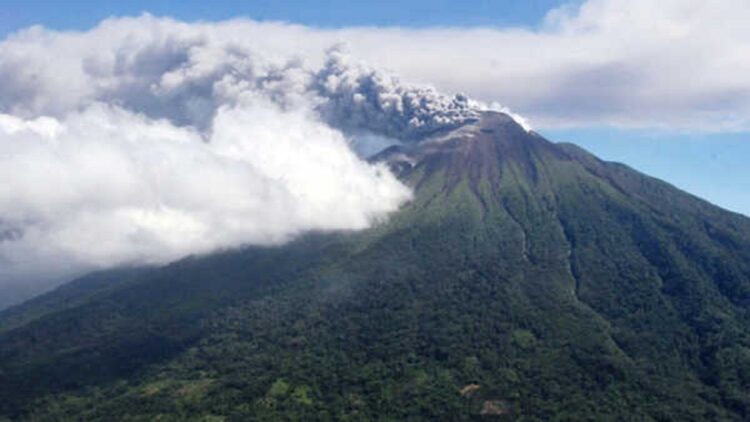 ilustrasi Gunung Marapi