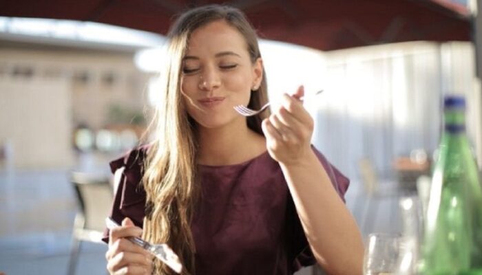 Wajib Tahu! Ini Lima Kondisi yang Disebabkan oleh Salah Makan