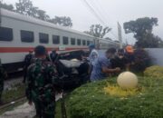 Mobil Plat Merah Dihantam Kereta Api Si Binuang di Tabing, Sopir Luka