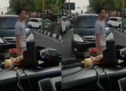 Aksi Avanza Pelat Merah Adang Ambulans Bawa Pasien Kecelakaan Viral