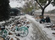 Badai Salju Landa China, Jadwal Perjalanan Kereta Api dan Bus Disetop