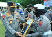 Keren! Polwan di Ditlantas Polda Sumbar Ini Dapat Penghargaan Karena Mengajak Vaksin