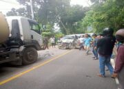 Lago Kambiang di Bukit Lampu, Sopir APV Luka Berat usai Kegencet Truk