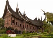 Pemprov Sumbar Siapkan Anggaran Pemugaran, Wagub Vasko: Jangan Sampai Rumah Gadang Hilang