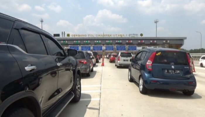 Mau Liburan Pakai Mobil? Jangan Lupa Cek Kondisi Ban