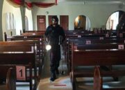 Tim Jibom Brimob Polda Sumbar Sterilisasi 8 Gereja di Padang jelang Ibadah Natal