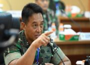 Gegara Main HP saat Rapat, Kasrem Merauke Kolonel Hamim Tohari Dimarahi Panglima TNI