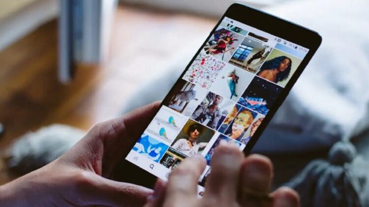 ilustrasi handphone. (IST)