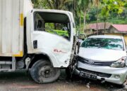 Jalan Licin, Tiga Kendaraan Terlibat Kecelakaan di Jalinsum Solok-Sijunjung