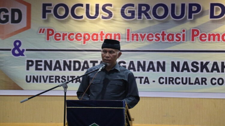 Gubernur Sumbar Mahyeldi memberi sambutan dalam Focus Group Discussion (FGD) dalam rangka penandatanganan MoU tentang kerjasama Percepatan Investasi Pemanfaatan Sampah dengan Universitas Bung Hatta, Selasa (18/1/2022).