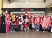 Gubernur Sumbar Lepas Jemaah Umroh Perdana Pasca Pandemi Covid-19