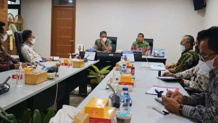 Wakil Gubernur Sumbar Audy Joinaldy, didampingi Bupati Limapuluh Kota Safaruddin, Kepala BPSDM Jefrinal Arifin, serta Kadisbud Sumbar Syaifullah bertemu langsung dengan Dirjen Kebudayaan Hilmar Farid di Jakarta, Rabu (25/1/2022).