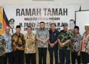 Hadiri HPN di Kendari, Wako Padangpanjang Hadiahi Pakaian Adat untuk Perantau Minang