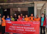 CSR Telkomsel Serahkan Ratusan Paket Sembako untuk Korban Banjir di Pasaman