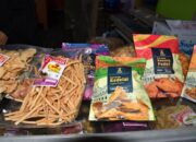 Kerupuk Azizah Mitra UMKM PT Semen Padang Ternyata Sudah Dikenal di Sumatera