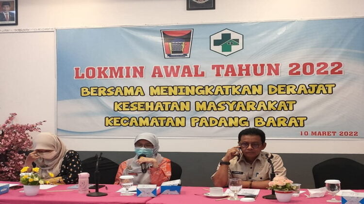 Sekretaris Dinas Kesehatan Kota (DKK) Padang dr Melinda Wilma mengimbau warga Kota Padang memperhatikan kualitas air minum isi ulang sebelum dikonsumsi. (IST)
