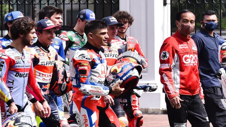 Presiden Jokowi bersama para pembalap MotoGP (Foto: Humas Setkab/Agung)