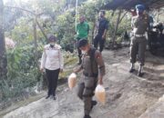 Jelang Ramadan, Satpol PP Padang Amankan Ratusan Liter Tuak