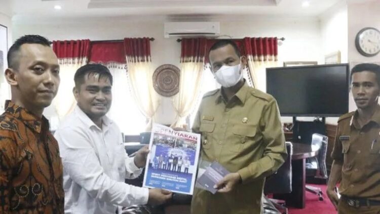 Wali Kota Pariaman, Sumbar Genius Umar (kanan) saat menerima kunjungan KPID Sumbar. (ANTARA/HO-Diskominfo Pariaman)