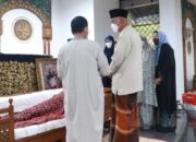 Gubernur Mahyeldi Melayat ke Rumah Duka H. Nurli Zakir