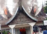Kantor Lurah di Bukittinggi Terbakar, Seorang Petugas Damkar Terluka