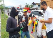 Sisihkan Gaji, Polisi di Padang Ini Tebar Kebaikan Ramadhan lewat Nasi Bungkus Gratis