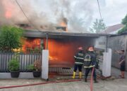 Jelang Berbuka, Tiga Unit Rumah dan Satu Sepeda Motor Terbakar di Padang