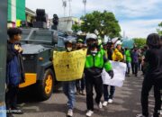 Ratusan Pengemudi Ojol Gabung dalam Aksi Demo Mahasiswa di Padang