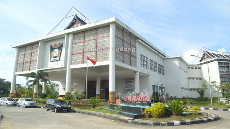 Gedung Balai Kota Padang. (Foto: Dok. Istimewa)