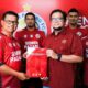 Delvi Adri dan jajaran pelatih Semen Padang FC. Usai laga ujicoba, manajemen berencana evaluasi pelatih.