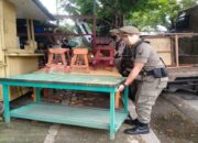 Gunakan Trotoar, Sejumlah PKL di Padang Ditertibkan Satpol PP