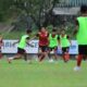Pemain Semen Padang FC saat latihan di lapangan mess Indaruang.