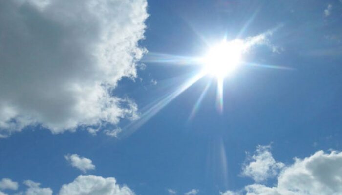 BMKG Imbau Warga Kota Waspadai Suhu Panas dan Resiko Dehidrasi