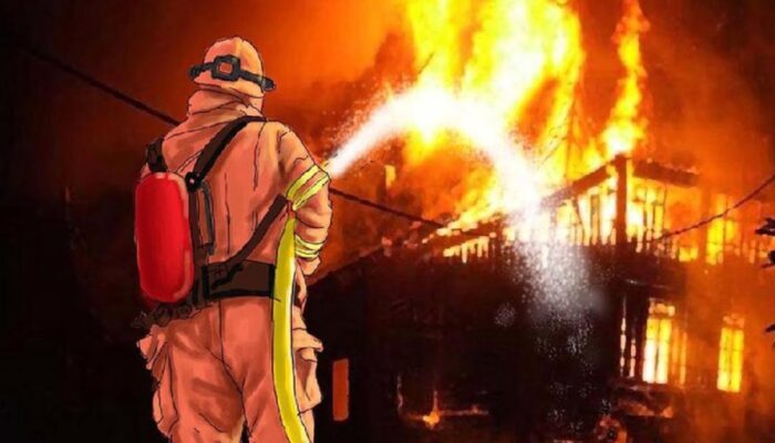 Tiga Warung di Pusat Kota Bukittinggi Ludes Terbakar