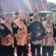 Kapolda Sumbar Irjen Pol Teddy Minahasa Putra (TMP) saat akan menerima gelar kehormatan adat di Kabupaten Tanahdatar, Sumatera Barat.