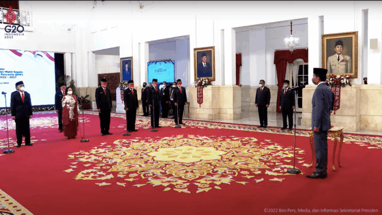 Presiden RI Joko Widodo (Jokowi) melantik dan mengambil sumpah Yudian Wahyudi dan Karjono sebagai Kepala dan Wakil Kepala Badan Pembinaan Ideologi Pancasila (BPIP) untuk masa jabatan 2022-2027. (Setkab)